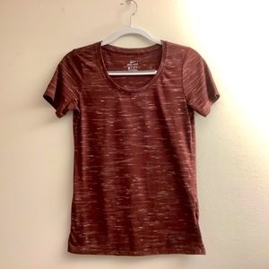 Nike Dri-FIT Short-Sleeve T-Shirt Dark Red Women’s X-Small Moisture Wicking